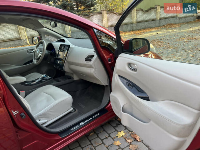 Красный Ниссан Лиф, объемом двигателя 0 л и пробегом 117 тыс. км за 4500 $, фото 9 на Automoto.ua
