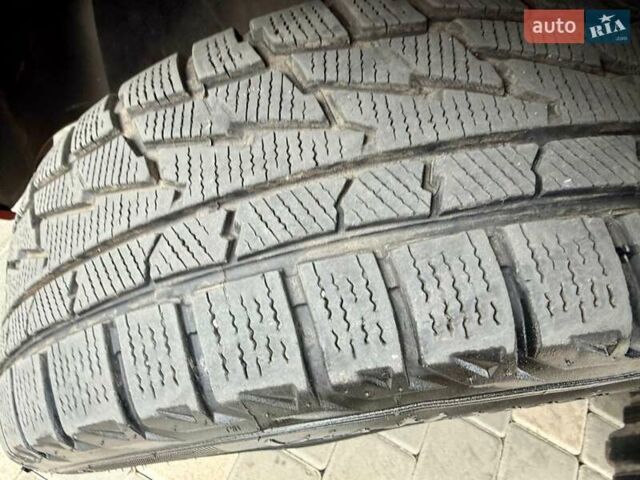 Красный Ниссан Лиф, объемом двигателя 0 л и пробегом 144 тыс. км за 4800 $, фото 3 на Automoto.ua