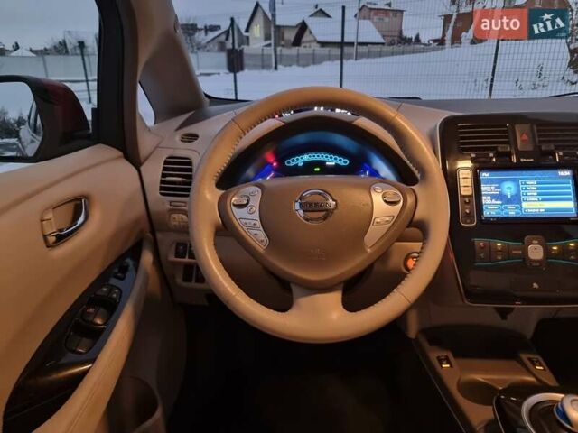Красный Ниссан Лиф, объемом двигателя 0 л и пробегом 94 тыс. км за 5499 $, фото 36 на Automoto.ua