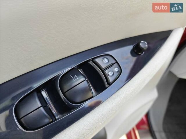 Червоний Ніссан Ліф, об'ємом двигуна 0 л та пробігом 127 тис. км за 4250 $, фото 22 на Automoto.ua