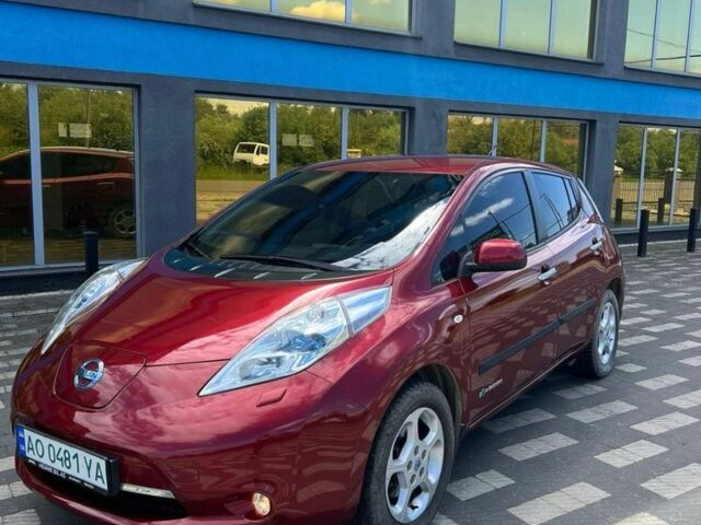 Красный Ниссан Лиф, объемом двигателя 0 л и пробегом 140 тыс. км за 5100 $, фото 7 на Automoto.ua