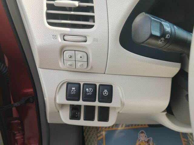 Червоний Ніссан Ліф, об'ємом двигуна 0 л та пробігом 165 тис. км за 5000 $, фото 5 на Automoto.ua