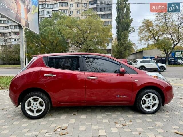 Красный Ниссан Лиф, объемом двигателя 0 л и пробегом 144 тыс. км за 4800 $, фото 4 на Automoto.ua