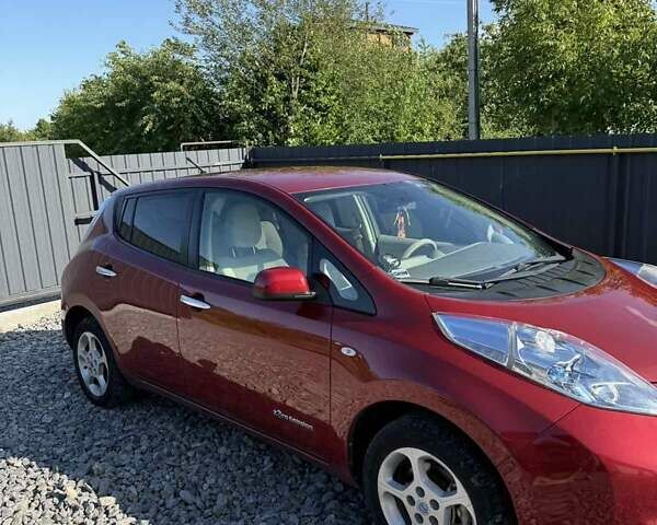 Червоний Ніссан Ліф, об'ємом двигуна 0 л та пробігом 126 тис. км за 5700 $, фото 10 на Automoto.ua