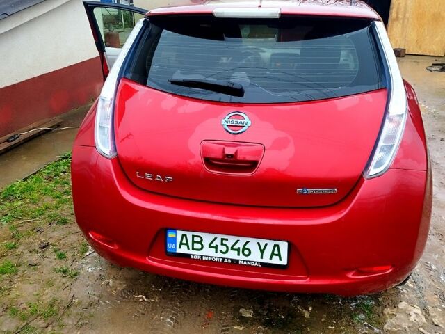 Красный Ниссан Лиф, объемом двигателя 0 л и пробегом 174 тыс. км за 4200 $, фото 7 на Automoto.ua