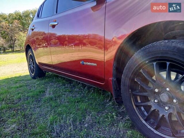 Червоний Ніссан Ліф, об'ємом двигуна 0 л та пробігом 93 тис. км за 5500 $, фото 10 на Automoto.ua