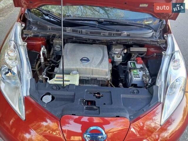 Червоний Ніссан Ліф, об'ємом двигуна 0 л та пробігом 93 тис. км за 5500 $, фото 67 на Automoto.ua
