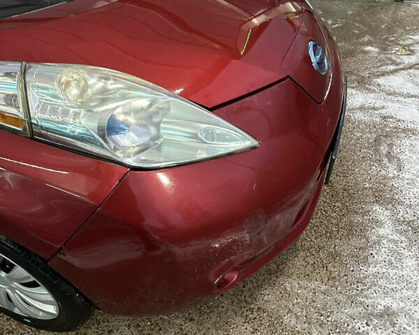 Красный Ниссан Лиф, объемом двигателя 0 л и пробегом 250 тыс. км за 3600 $, фото 6 на Automoto.ua