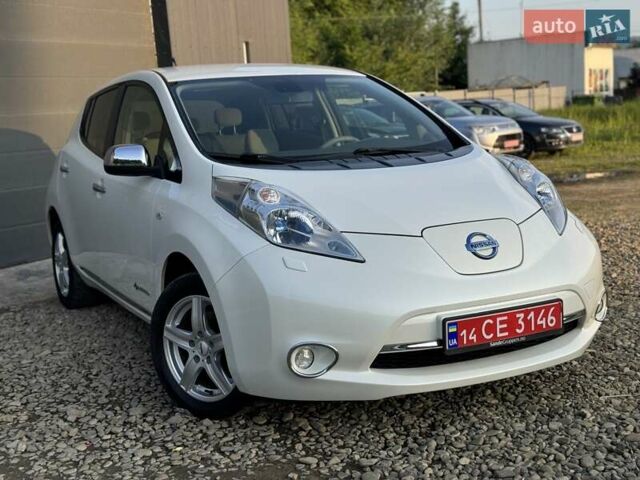 Червоний Ніссан Ліф, об'ємом двигуна 0 л та пробігом 90 тис. км за 5999 $, фото 3 на Automoto.ua