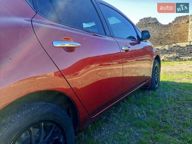 Червоний Ніссан Ліф, об'ємом двигуна 0 л та пробігом 93 тис. км за 5500 $, фото 14 на Automoto.ua