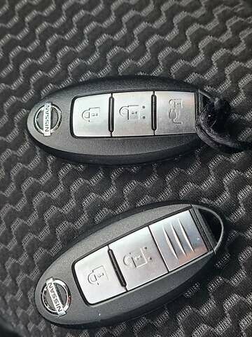 Красный Ниссан Лиф, объемом двигателя 0 л и пробегом 122 тыс. км за 4950 $, фото 12 на Automoto.ua