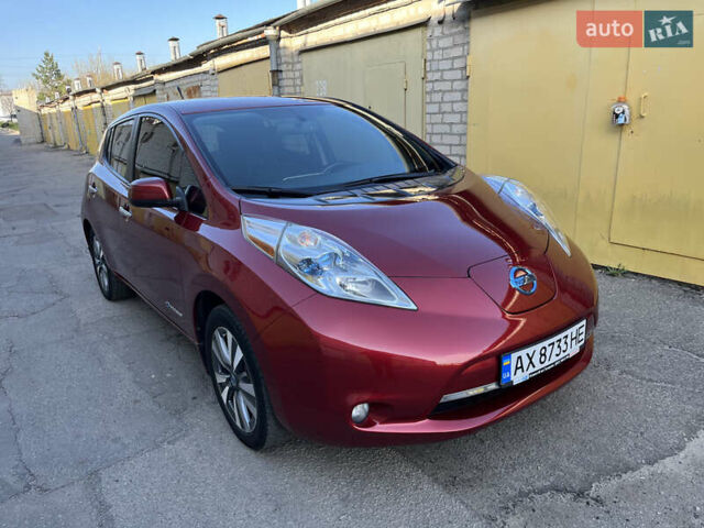 Червоний Ніссан Ліф, об'ємом двигуна 0 л та пробігом 184 тис. км за 8600 $, фото 6 на Automoto.ua