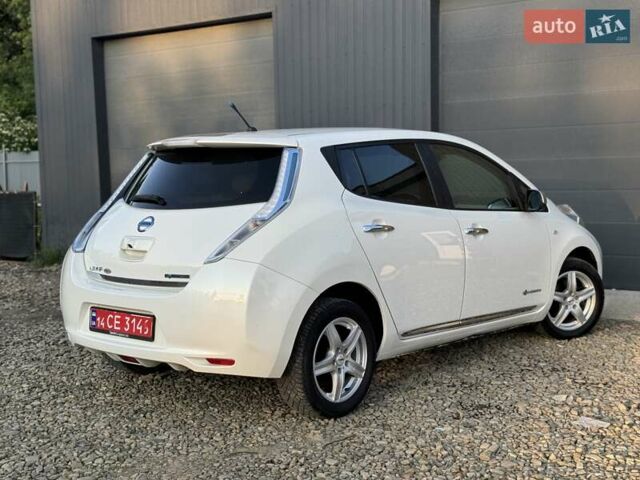 Червоний Ніссан Ліф, об'ємом двигуна 0 л та пробігом 90 тис. км за 5999 $, фото 27 на Automoto.ua