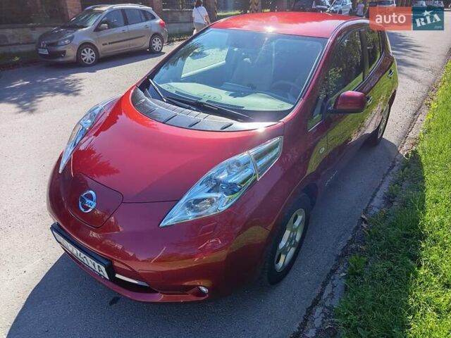 Красный Ниссан Лиф, объемом двигателя 0 л и пробегом 146 тыс. км за 5700 $, фото 1 на Automoto.ua