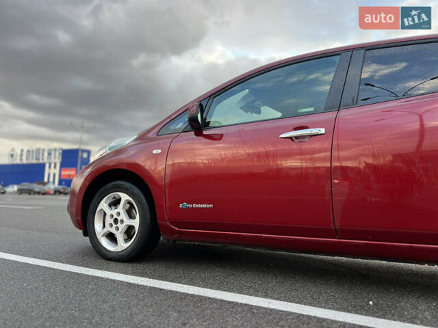 Красный Ниссан Лиф, объемом двигателя 0 л и пробегом 212 тыс. км за 7150 $, фото 4 на Automoto.ua