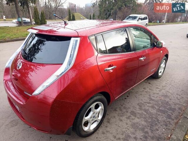 Красный Ниссан Лиф, объемом двигателя 0 л и пробегом 148 тыс. км за 5400 $, фото 3 на Automoto.ua