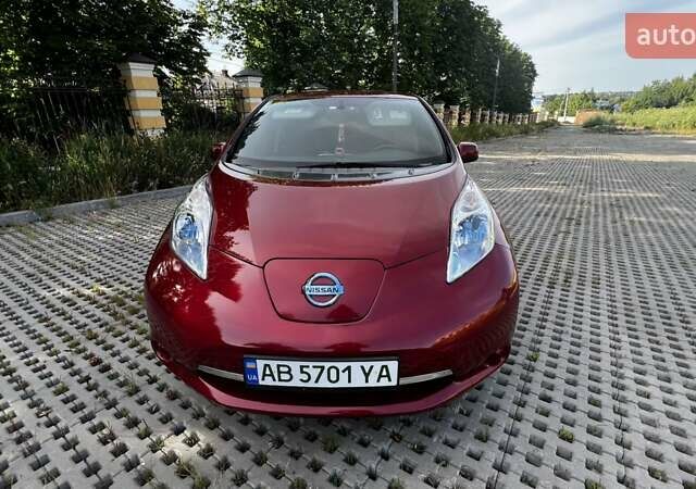 Красный Ниссан Лиф, объемом двигателя 0 л и пробегом 142 тыс. км за 6500 $, фото 2 на Automoto.ua