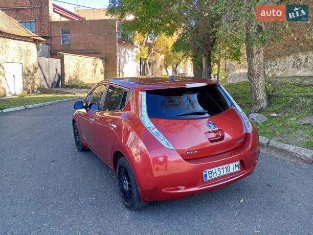 Червоний Ніссан Ліф, об'ємом двигуна 0 л та пробігом 93 тис. км за 5500 $, фото 5 на Automoto.ua