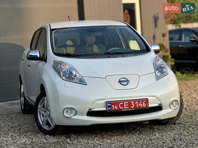 Червоний Ніссан Ліф, об'ємом двигуна 0 л та пробігом 90 тис. км за 5999 $, фото 8 на Automoto.ua