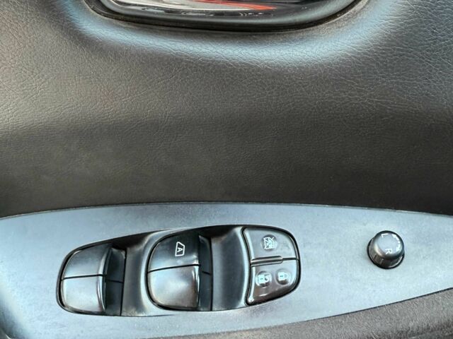 Красный Ниссан Лиф, объемом двигателя 0 л и пробегом 157 тыс. км за 6699 $, фото 8 на Automoto.ua