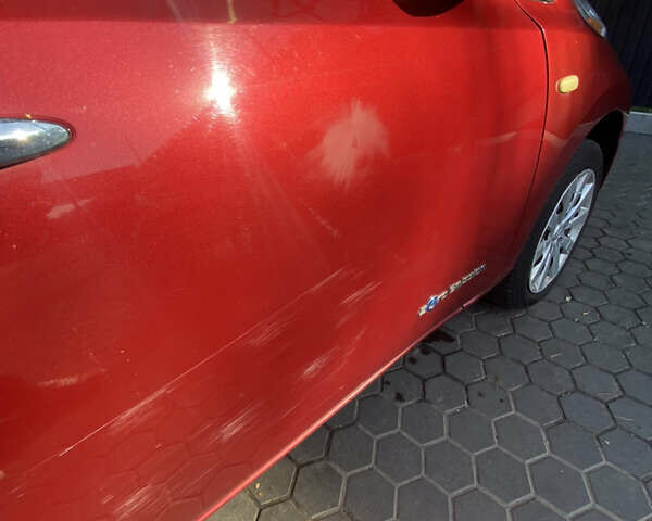 Красный Ниссан Лиф, объемом двигателя 0 л и пробегом 159 тыс. км за 5300 $, фото 12 на Automoto.ua