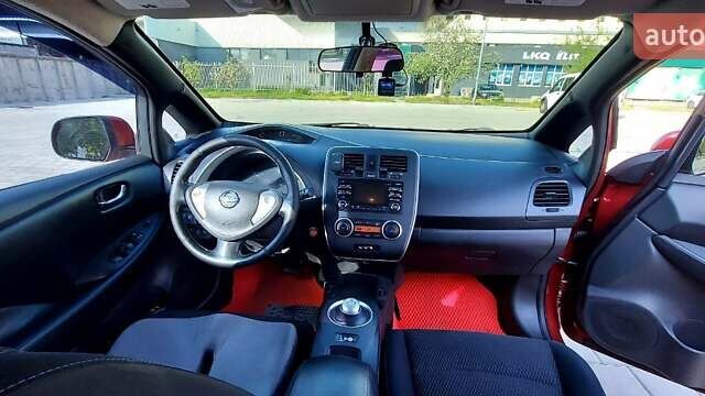 Красный Ниссан Лиф, объемом двигателя 0 л и пробегом 195 тыс. км за 8100 $, фото 12 на Automoto.ua
