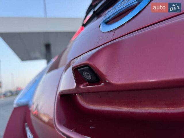 Красный Ниссан Лиф, объемом двигателя 0 л и пробегом 95 тыс. км за 5400 $, фото 31 на Automoto.ua