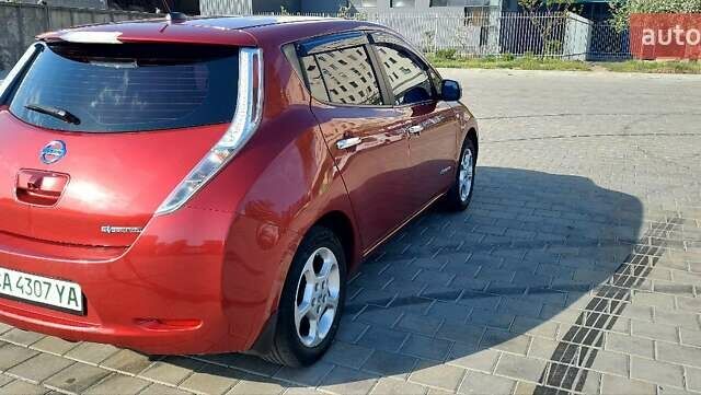 Красный Ниссан Лиф, объемом двигателя 0 л и пробегом 195 тыс. км за 8100 $, фото 19 на Automoto.ua