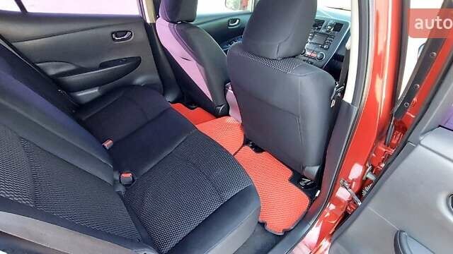 Красный Ниссан Лиф, объемом двигателя 0 л и пробегом 195 тыс. км за 8100 $, фото 10 на Automoto.ua