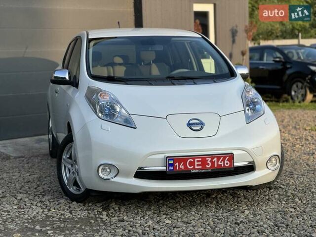 Червоний Ніссан Ліф, об'ємом двигуна 0 л та пробігом 90 тис. км за 5999 $, фото 1 на Automoto.ua