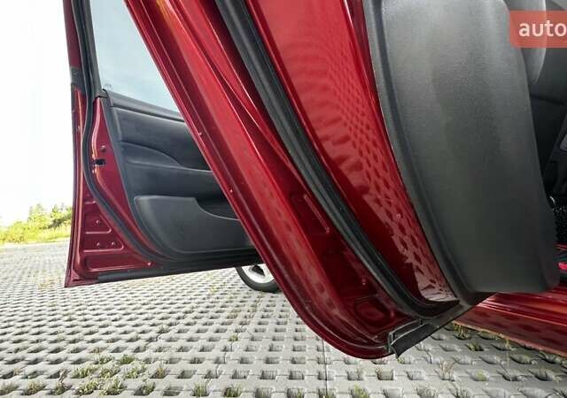 Красный Ниссан Лиф, объемом двигателя 0 л и пробегом 142 тыс. км за 6500 $, фото 14 на Automoto.ua