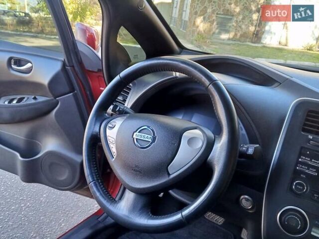Червоний Ніссан Ліф, об'ємом двигуна 0 л та пробігом 93 тис. км за 5500 $, фото 41 на Automoto.ua