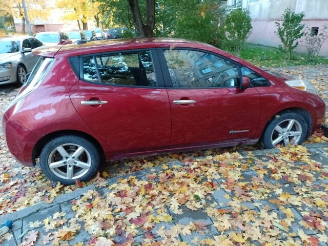 Червоний Ніссан Ліф, об'ємом двигуна 0 л та пробігом 100 тис. км за 4700 $, фото 1 на Automoto.ua