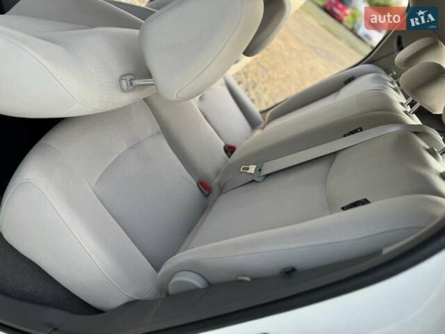 Червоний Ніссан Ліф, об'ємом двигуна 0 л та пробігом 90 тис. км за 5999 $, фото 41 на Automoto.ua