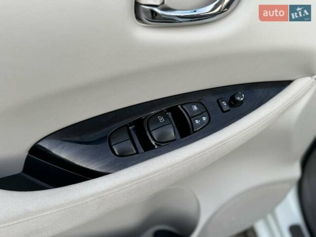 Червоний Ніссан Ліф, об'ємом двигуна 0 л та пробігом 90 тис. км за 5999 $, фото 43 на Automoto.ua