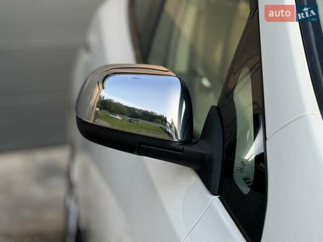 Червоний Ніссан Ліф, об'ємом двигуна 0 л та пробігом 90 тис. км за 5999 $, фото 5 на Automoto.ua