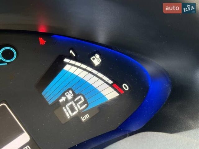 Червоний Ніссан Ліф, об'ємом двигуна 0 л та пробігом 90 тис. км за 5999 $, фото 45 на Automoto.ua