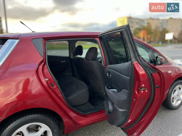 Красный Ниссан Лиф, объемом двигателя 0 л и пробегом 212 тыс. км за 7150 $, фото 11 на Automoto.ua