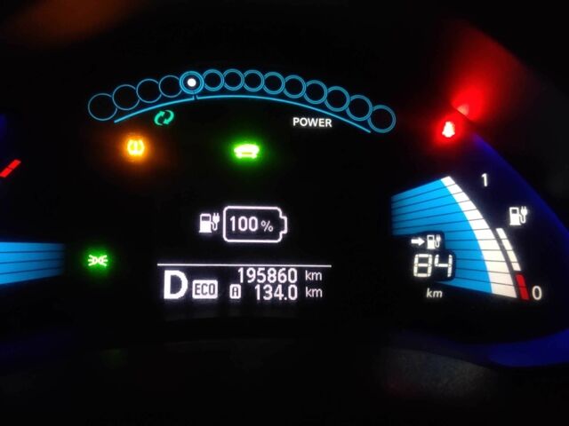 Червоний Ніссан Ліф, об'ємом двигуна 0 л та пробігом 195 тис. км за 2909 $, фото 6 на Automoto.ua