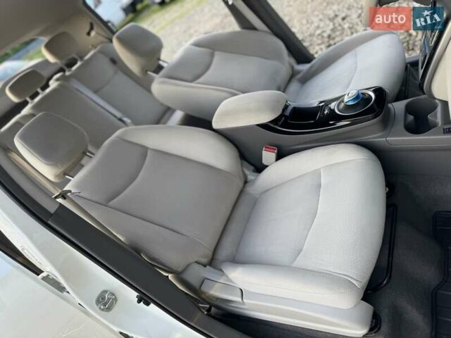 Червоний Ніссан Ліф, об'ємом двигуна 0 л та пробігом 90 тис. км за 5999 $, фото 39 на Automoto.ua