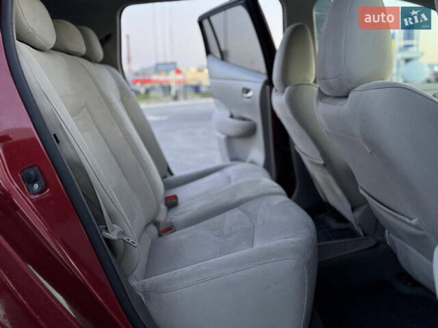 Красный Ниссан Лиф, объемом двигателя 0 л и пробегом 95 тыс. км за 5400 $, фото 39 на Automoto.ua