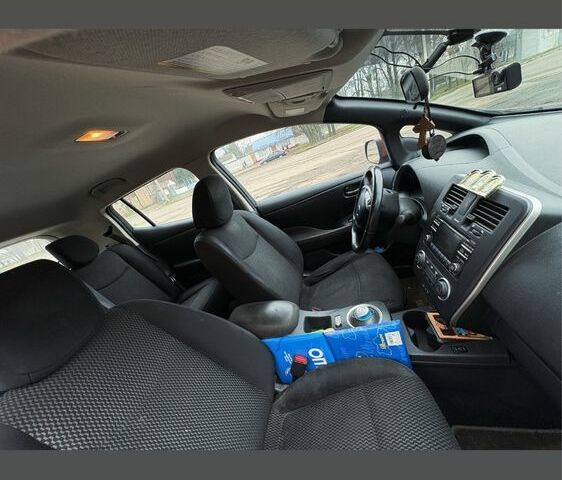 Червоний Ніссан Ліф, об'ємом двигуна 0 л та пробігом 89 тис. км за 6900 $, фото 6 на Automoto.ua