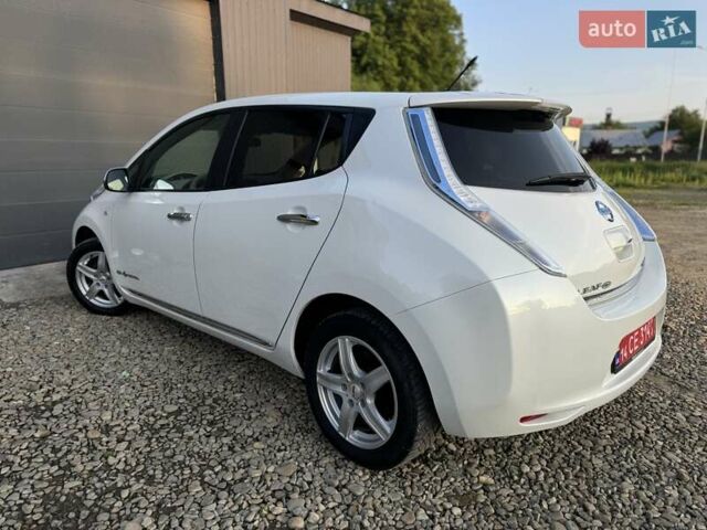 Червоний Ніссан Ліф, об'ємом двигуна 0 л та пробігом 90 тис. км за 5999 $, фото 21 на Automoto.ua