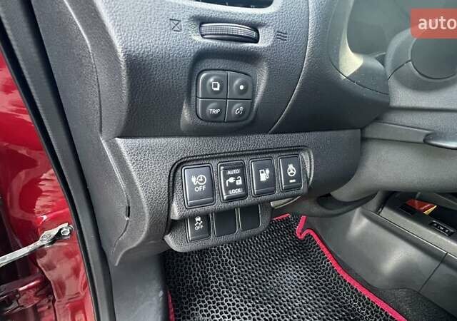 Красный Ниссан Лиф, объемом двигателя 0 л и пробегом 142 тыс. км за 6500 $, фото 16 на Automoto.ua