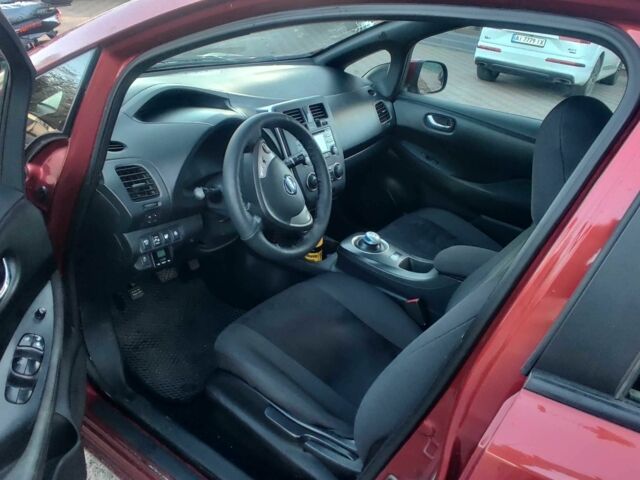 Червоний Ніссан Ліф, об'ємом двигуна 0 л та пробігом 195 тис. км за 2909 $, фото 5 на Automoto.ua