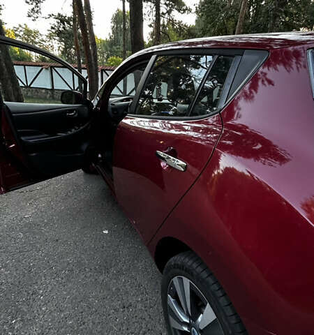 Червоний Ніссан Ліф, об'ємом двигуна 0 л та пробігом 127 тис. км за 8500 $, фото 2 на Automoto.ua
