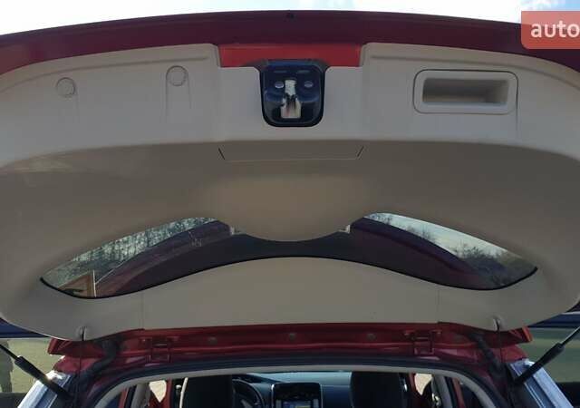 Красный Ниссан Лиф, объемом двигателя 0 л и пробегом 97 тыс. км за 8500 $, фото 14 на Automoto.ua