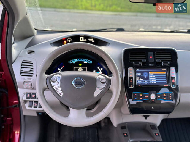 Красный Ниссан Лиф, объемом двигателя 0 л и пробегом 95 тыс. км за 5400 $, фото 21 на Automoto.ua