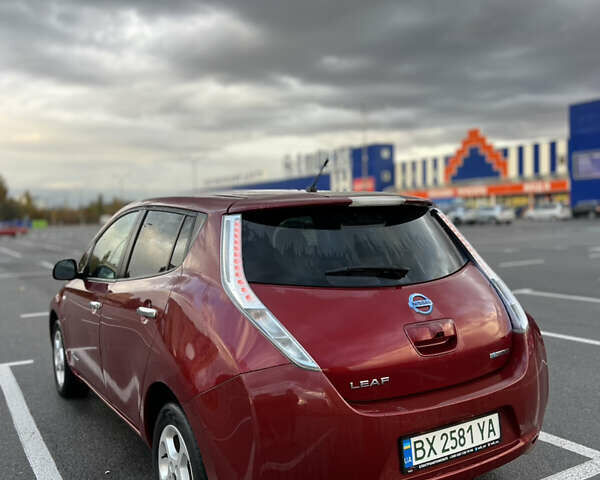 Красный Ниссан Лиф, объемом двигателя 0 л и пробегом 212 тыс. км за 7150 $, фото 3 на Automoto.ua