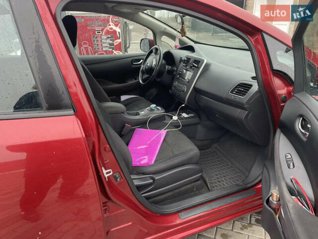Красный Ниссан Лиф, объемом двигателя 0 л и пробегом 156 тыс. км за 6500 $, фото 15 на Automoto.ua